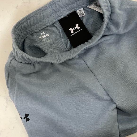 Under Armour Kids Matching Set in Light Gray NEW - Picture 9 of 12